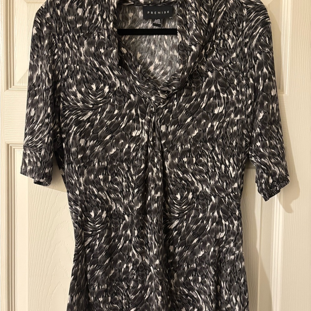 Premise Black and White Fitted Pleated Blouse Large